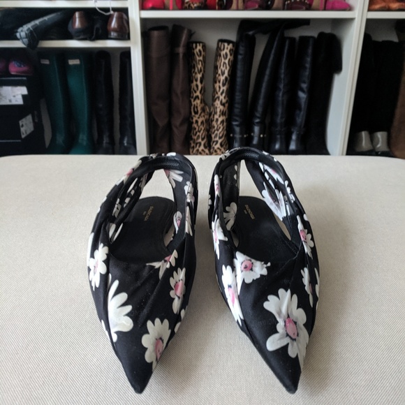 BALENCIAGA Black Daisy Floral Pointed Knife Mules - Picture 2 of 8